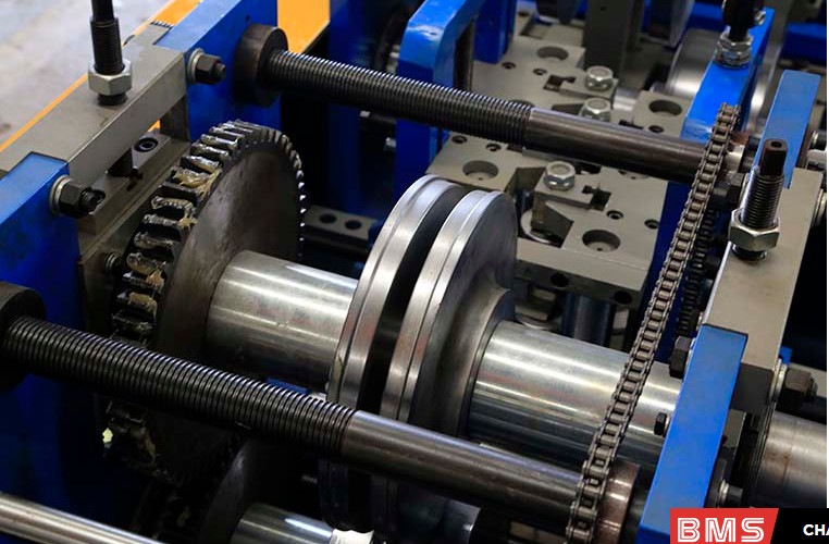 Thickness 1.5mm CZ Purlin Roll Forming Machine With Cr12Mov Cutter