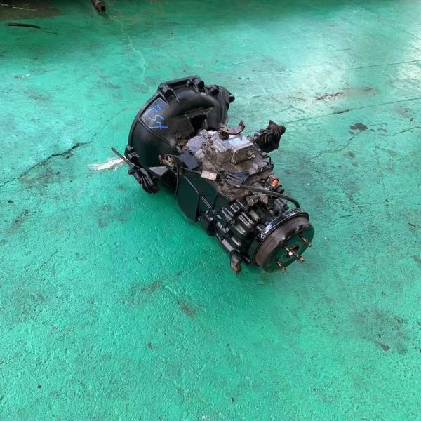 Secondhand Manual Type Nissan TD 42 Land Cruiser Bus 4x2 Car Gearbox in 5 Days Delivery