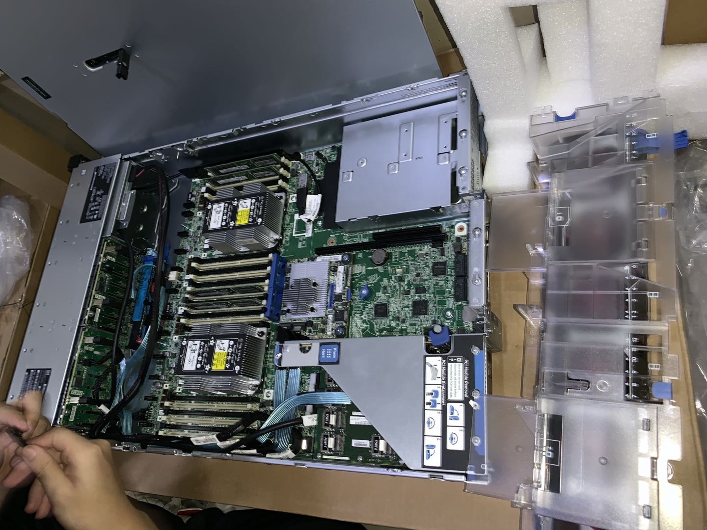 HPE Proliant DL380 Gen10 Server 12*3.5inch  Intel Xeon-Silver 4210R  64GB DDR4 Memory 2*800W Rack Server Available in Stock