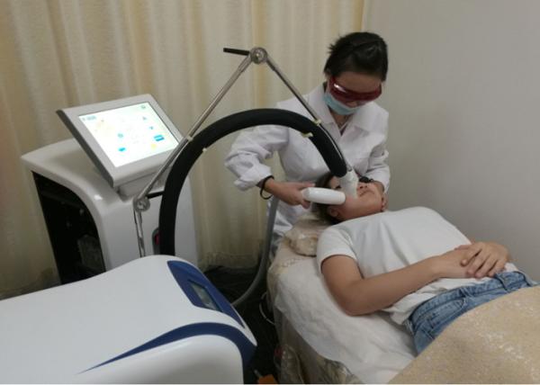 CE technology reduce pain -20℃ - -4℃ 900W Skin Air Cooling Machine For Clinic