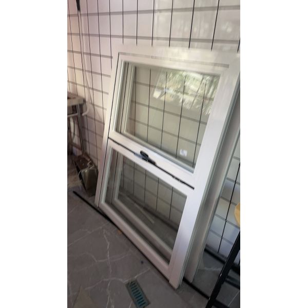 Hydrophilic Nanocrystalline Self-Cleaning Folding Windows - UV-Activated Photocatalytic Coating