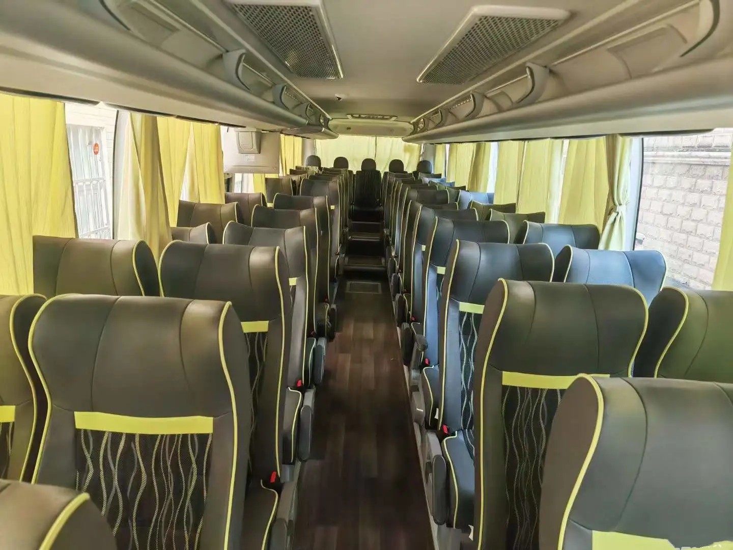 Used Transit Bus 2021 Year Yuchai Engine 310hp 52 Seats Disc Brake Airbag Suspension 2 Doors Young Tong ZK6117