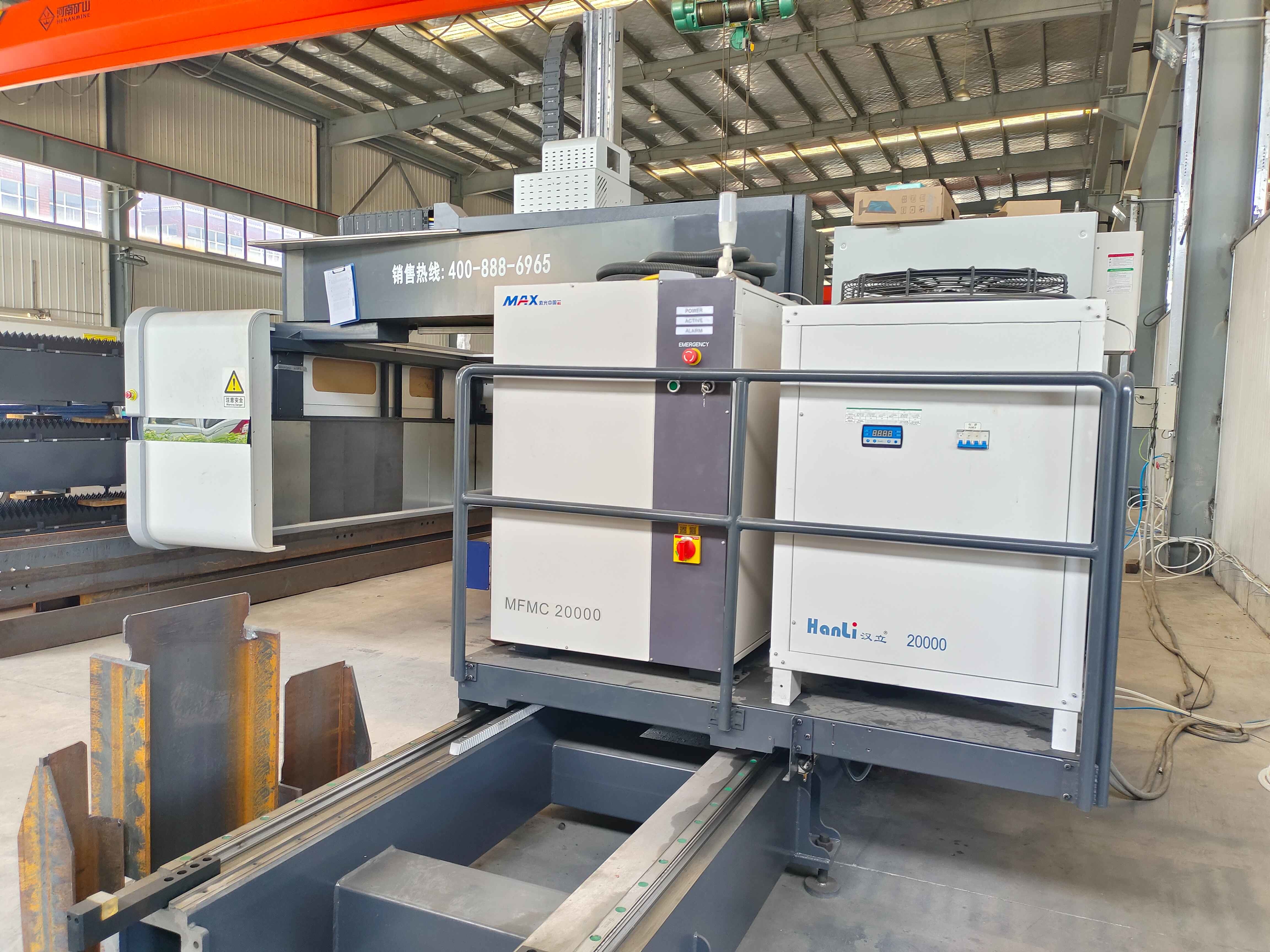 Water Cooling Mode Fiber Laser Cutting Machine For Carbon Steel / Stainless Steel / Aluminum / Copper Applicable Materials