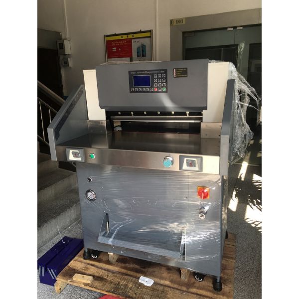 Hydraulic Programmable Fully Automatic Paper Cutting Machine 670mm
