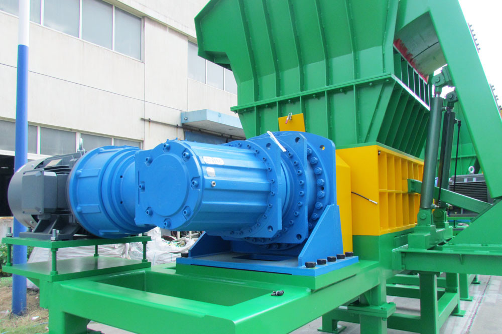 High Efficiency Double Shaft Shredder Material Force Feeding System Liquid Waste