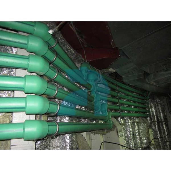 Smooth PPR Pipe Fittings PPR 4 Way Cross Tee High Heat / Pressure Resistance