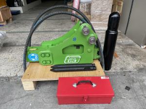 Wholesale SB81 SB70 SB43 SB50 SB60 SB10 Excavator Parts Accessory Attachment Side Type Hydraulic Breaker Hammer from china suppliers