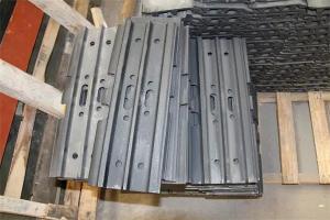 China Alloy Steel SK160 Excavator Track Shoes Undercarriage Spare Parts on sale