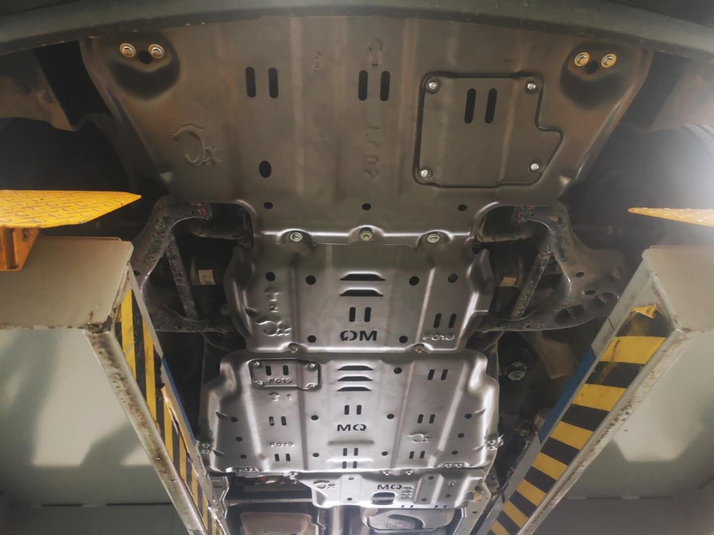 High- Off-Road Steel Skid Plate for Ford Raptor F150 Original Car Matching 2015-2019