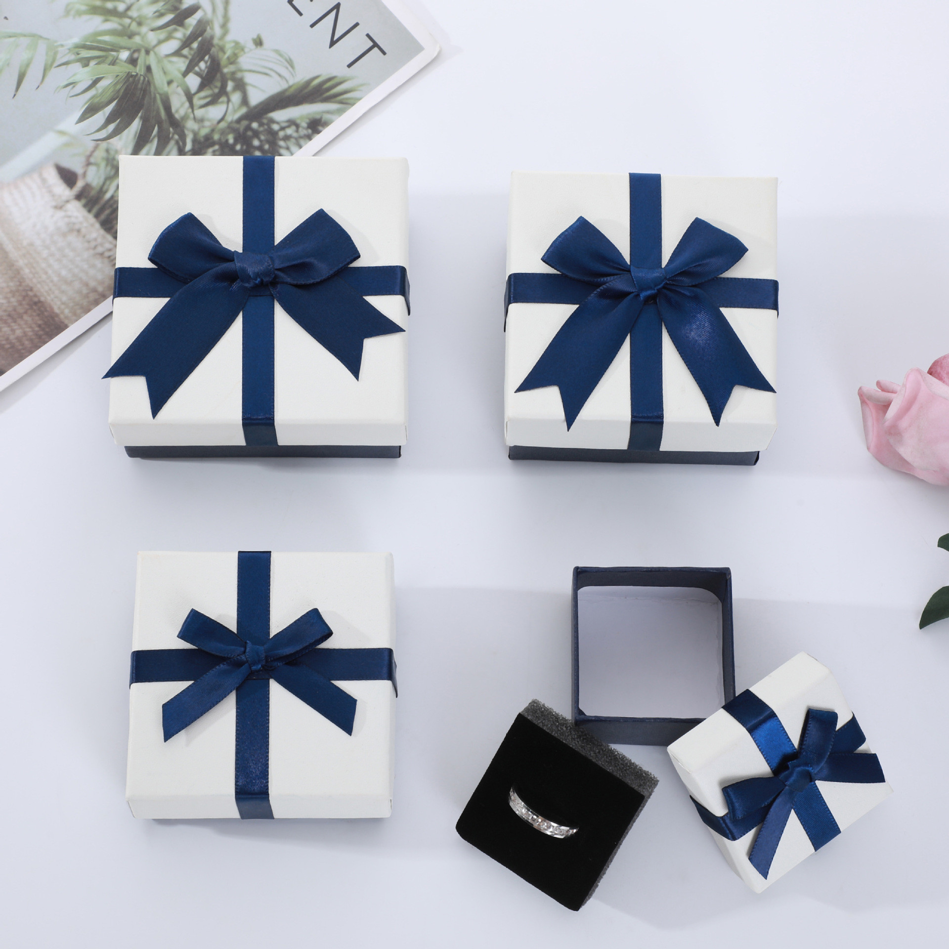 SGS Cardboard Gift Packaging Box For Ring Earrings Necklace Ornaments