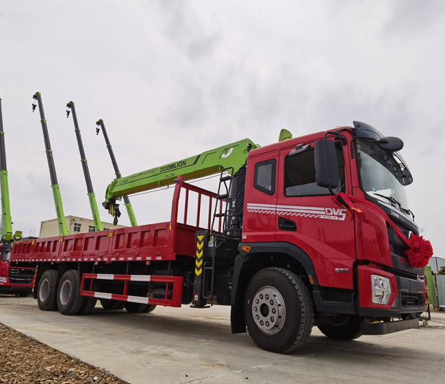 Shacman Howo Chassis Truck-Mounted Crane For All Your Lifting And Transport Needs