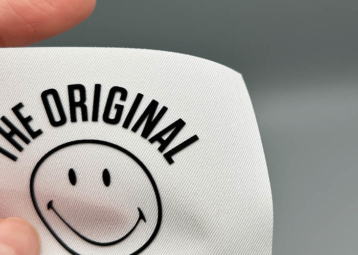 White Twill Custom Woven Label Printed Silicone Logo For Clothing