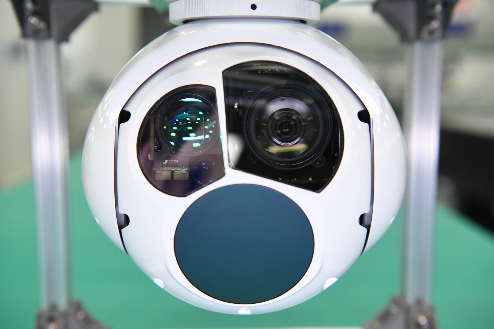 Gyro Stabilized Electro Optical Infrared Systems UAV Sensor With LRF