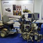 98:2 MMA +BPO Airless Spraying Road Marking Machine For Air Port Marking