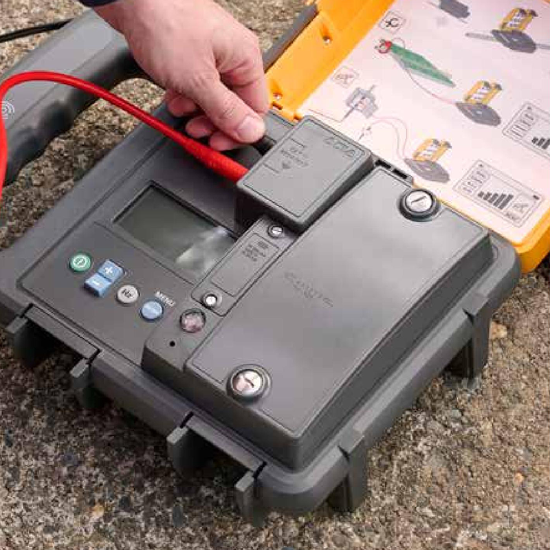Fluke SmartTrace ™ 2082 Underground power and telecommunications facility locator