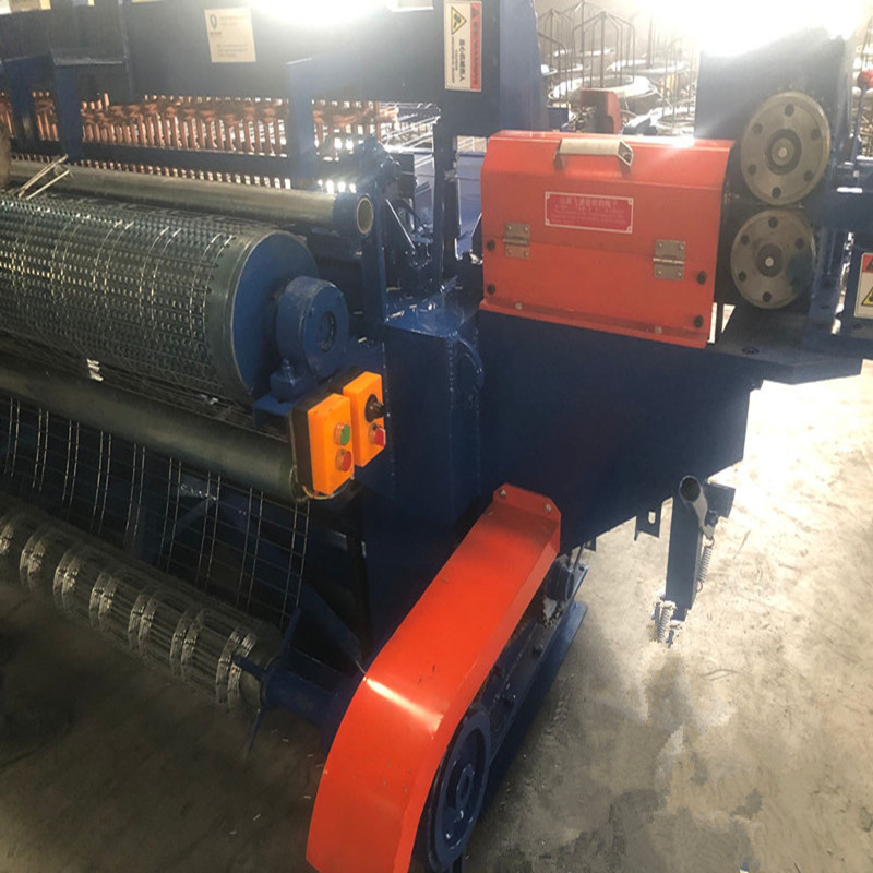 7ft Width Iron Wire Manufacturing Machine , 380v Spooling Wire Welding Machinery