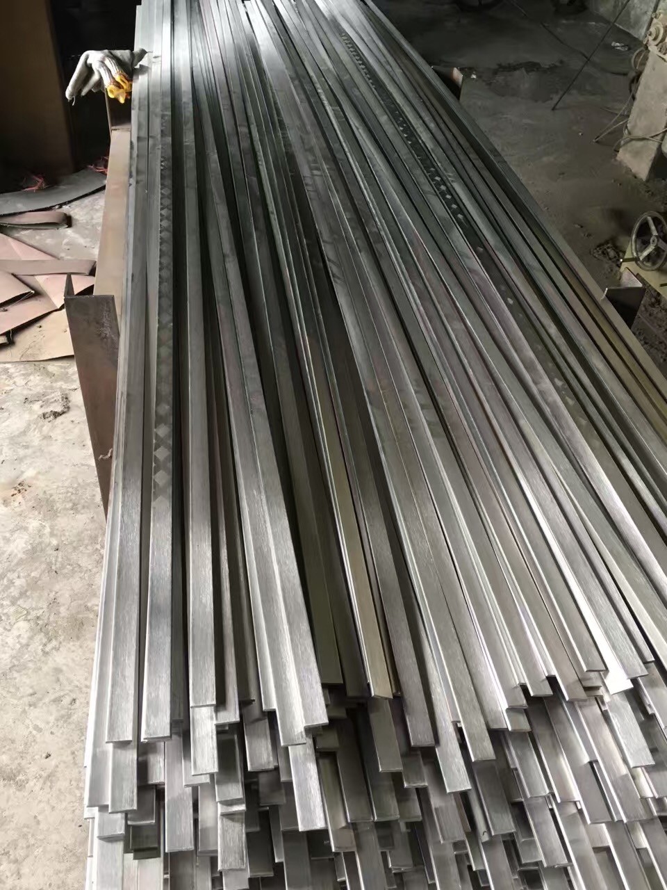 Stainless Steel Profiles Narrow Strip Flat Square Round Bar Half Rounds