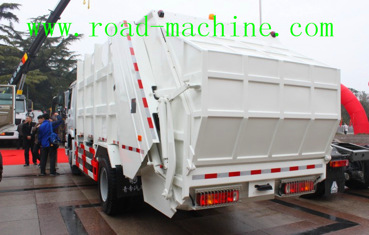 Sinotruck Howo 4 x 2 8L 8-12m3 Compacted Garbage truck Recycling Type