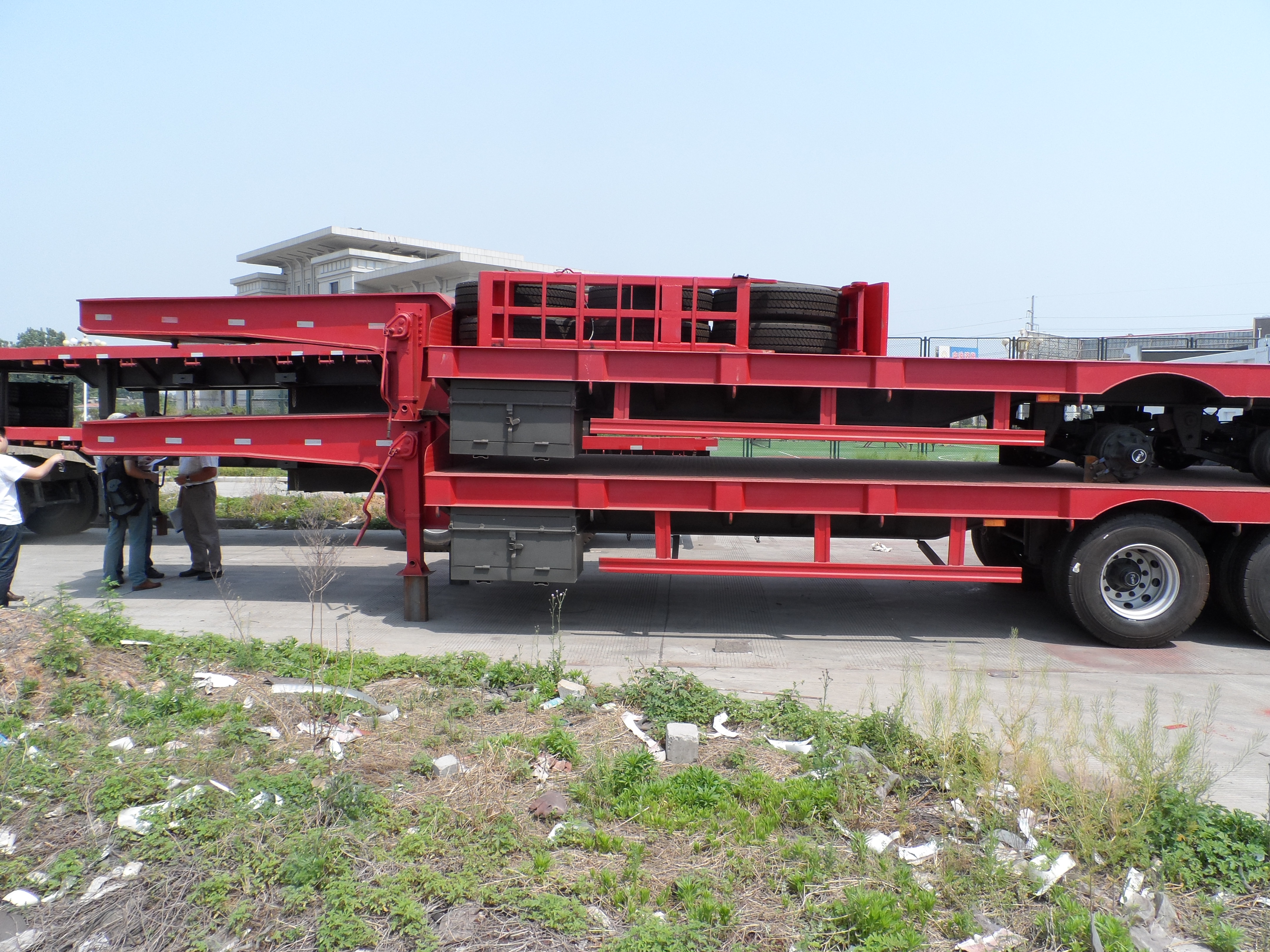 Low bed trailer