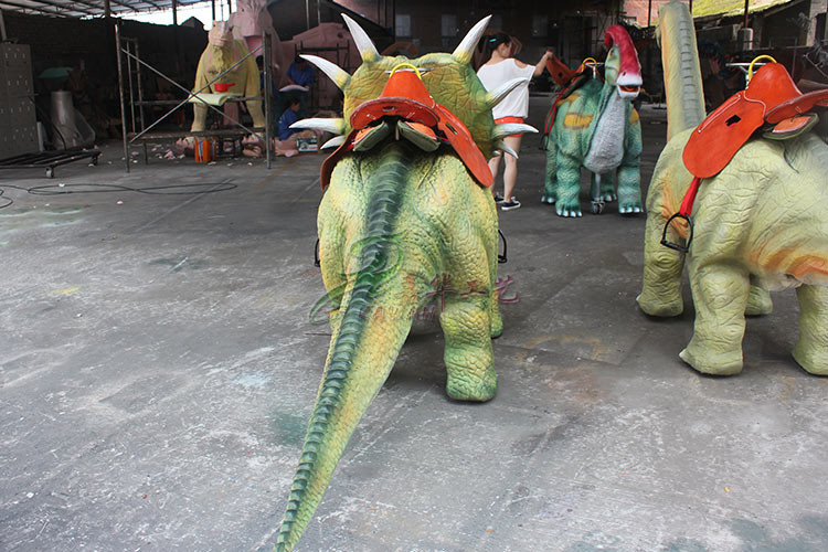 Kiddie Walking Dinosaur Rides , Realistic Animatronic Dinosaur Toy Car
