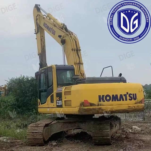 Reliable performance USED PC220-8 excavator with Enhanced grip and traction