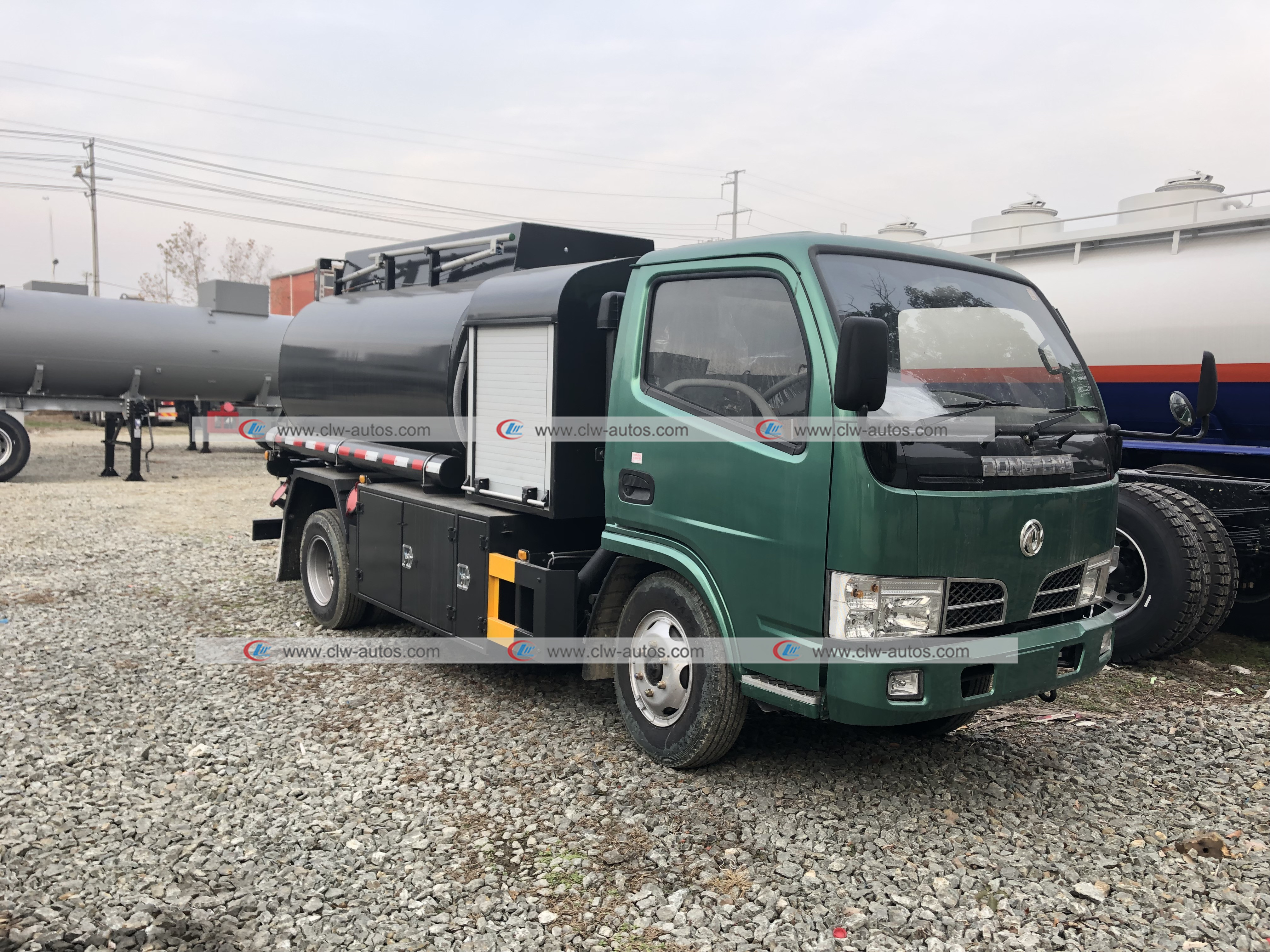 6,000Liters Diesel Gasoline Fuel Dispenser Truck Oil Refueling Tank Truck