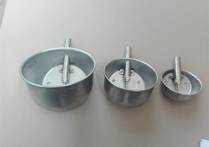 Gray Color Cow / Pig Water Bowl Different Size SS304 Materials High Strength