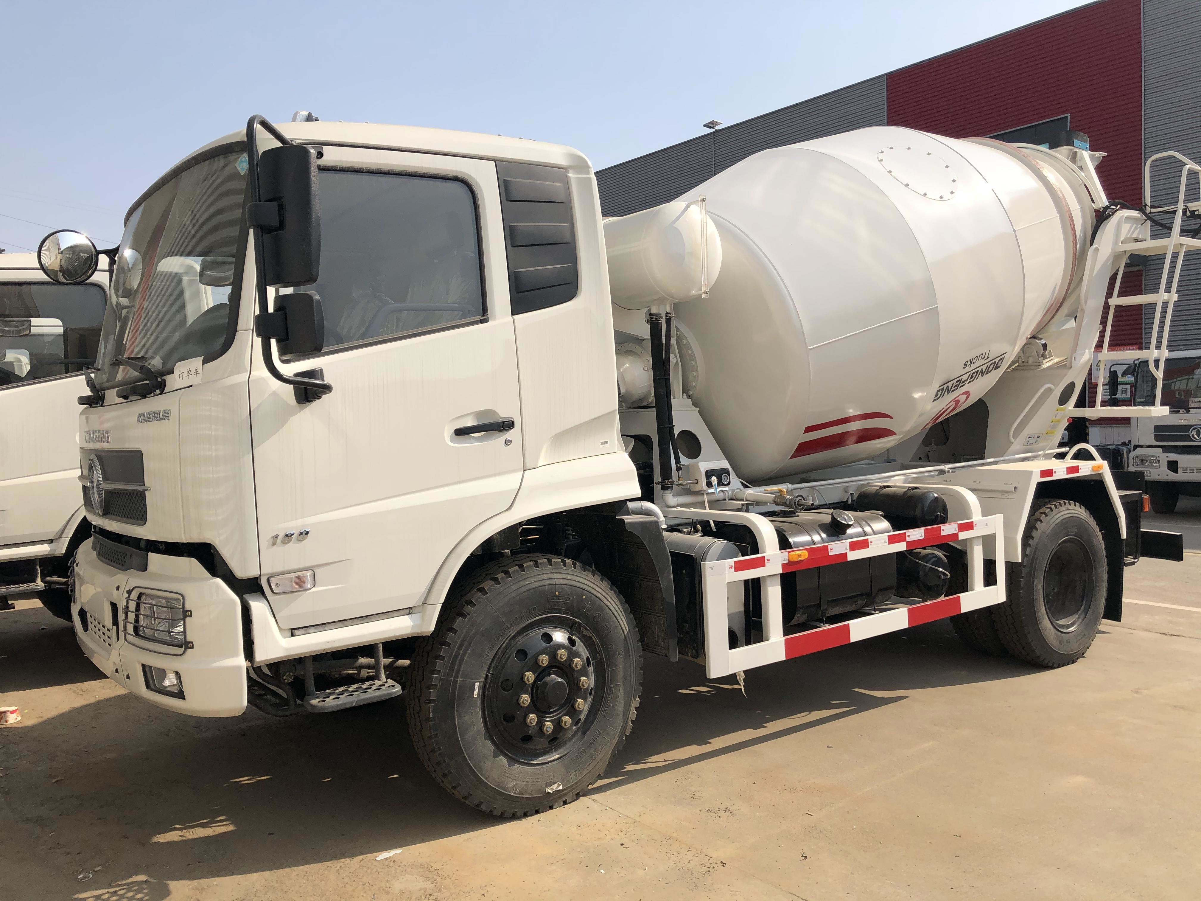 Dongfeng Brand-New 6/7 M3 Concrete Mixer Truck Freight Yards