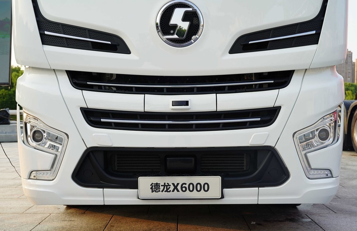 New Shacman Tractor Truck X6000 6X4/4X2/6X2 With Weichai/Cummins Engine Tractor Truck