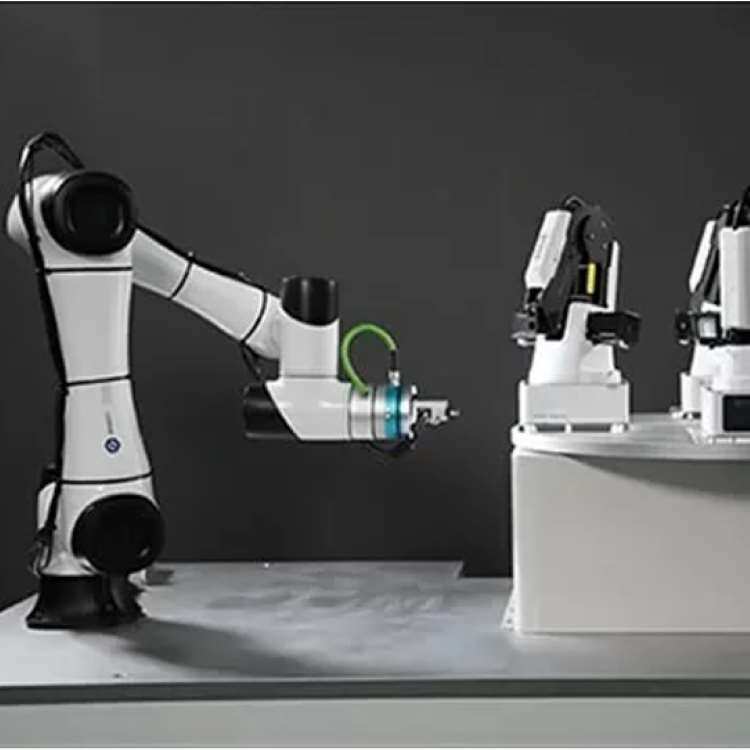 Robotic Arm 6 Axis CR5 Cobot Robot China Used For Semiconductor Loading And Unloading As Cobot