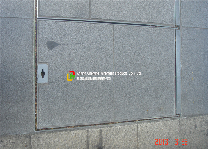 Stainless Steel Concealed Manhole Cover Drainage With Key Hole Tray
