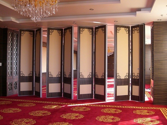 Acoustic Wooden Folding Partition Walls , Hotel Movable Room Dividers