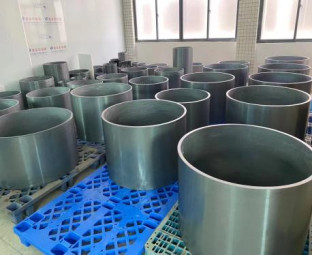 Black Thermal Shock Resistance SiC Silicon Carbide Grinding Bucket Ceramics For Conveying Equipment