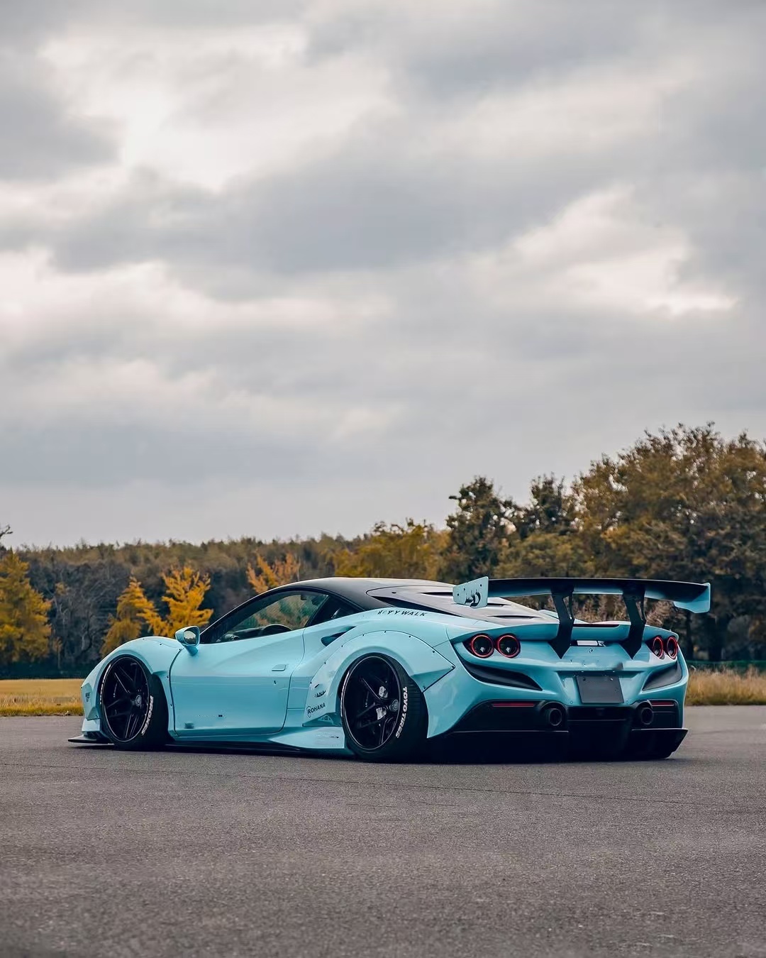 F8 Ferrari Auto Body Kit LB Style Blue Carbon Fiber Spoiler Lip Wide Body Kit Wheel Arch