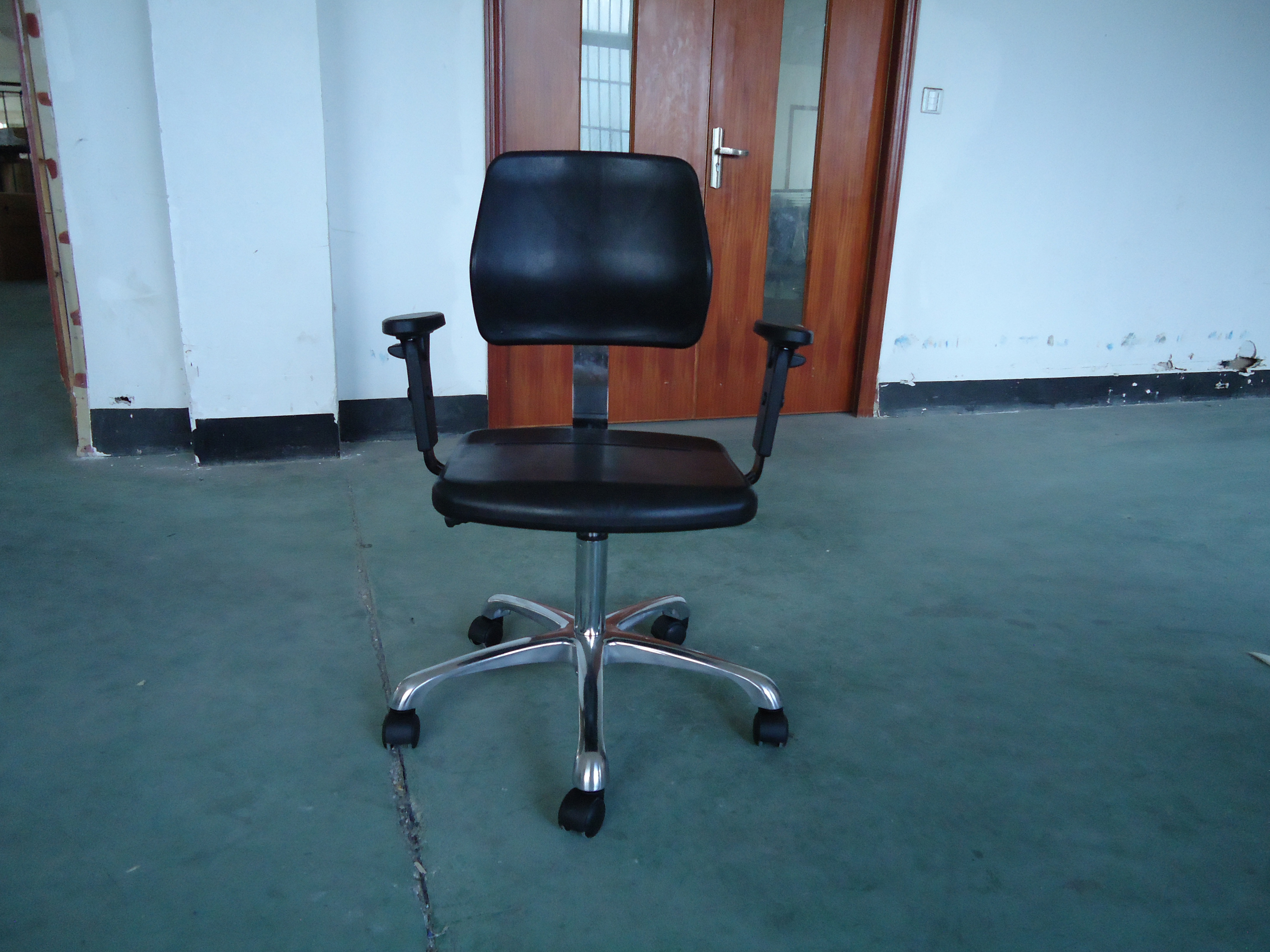 Adjustable Industrial Workshop ESD Chair PU Foam ESD Worker Chair With Armrest