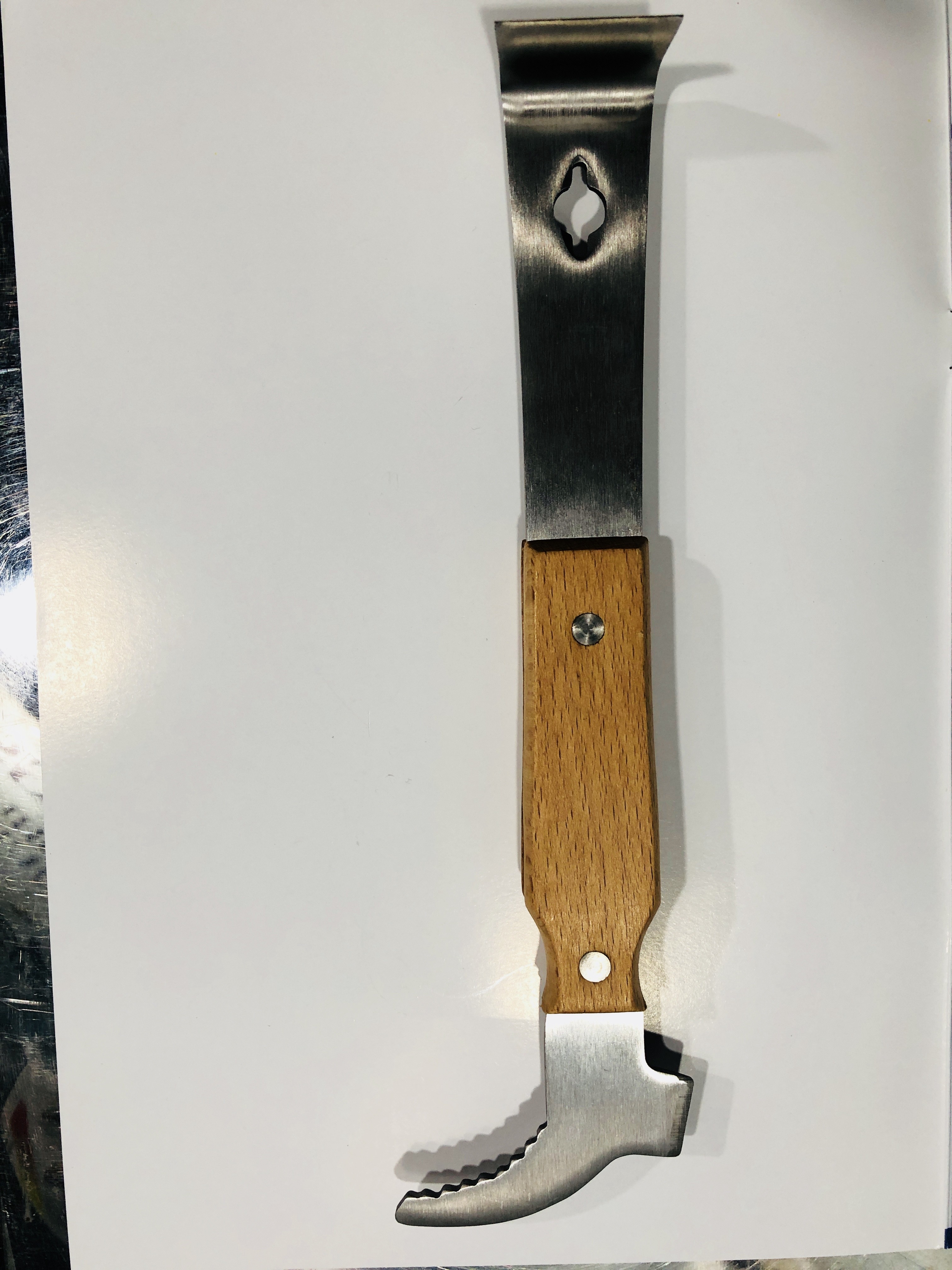Multifunctional Bee Hive Equipment Stainless Steel Hive Tool With Wooden Handle For Beekeeping