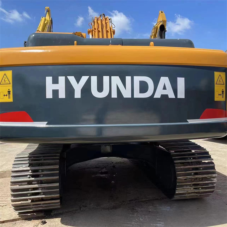 Shanghai Used Hyundai 220 LC 9S with 1.03m3 Bucket Capacity and Original Hydraulic Pump