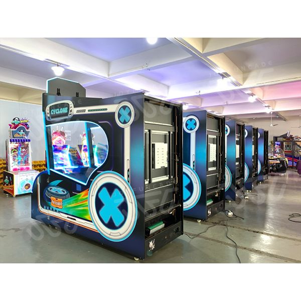 LET'S DISC Arcade Machine player interaction demonstration