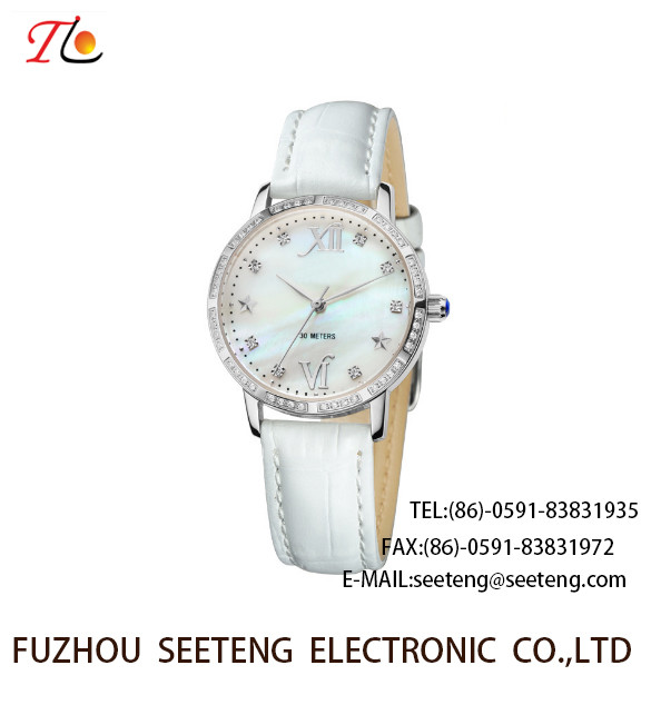 wholesale Pu watch Round dial with diamond alloy case quartz watch fashion watch concise style pu strap