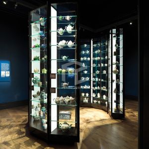 Wholesale T4 LED Museum Glass Display Case 10mm Thick High Ultra White Tempered Glass from china suppliers