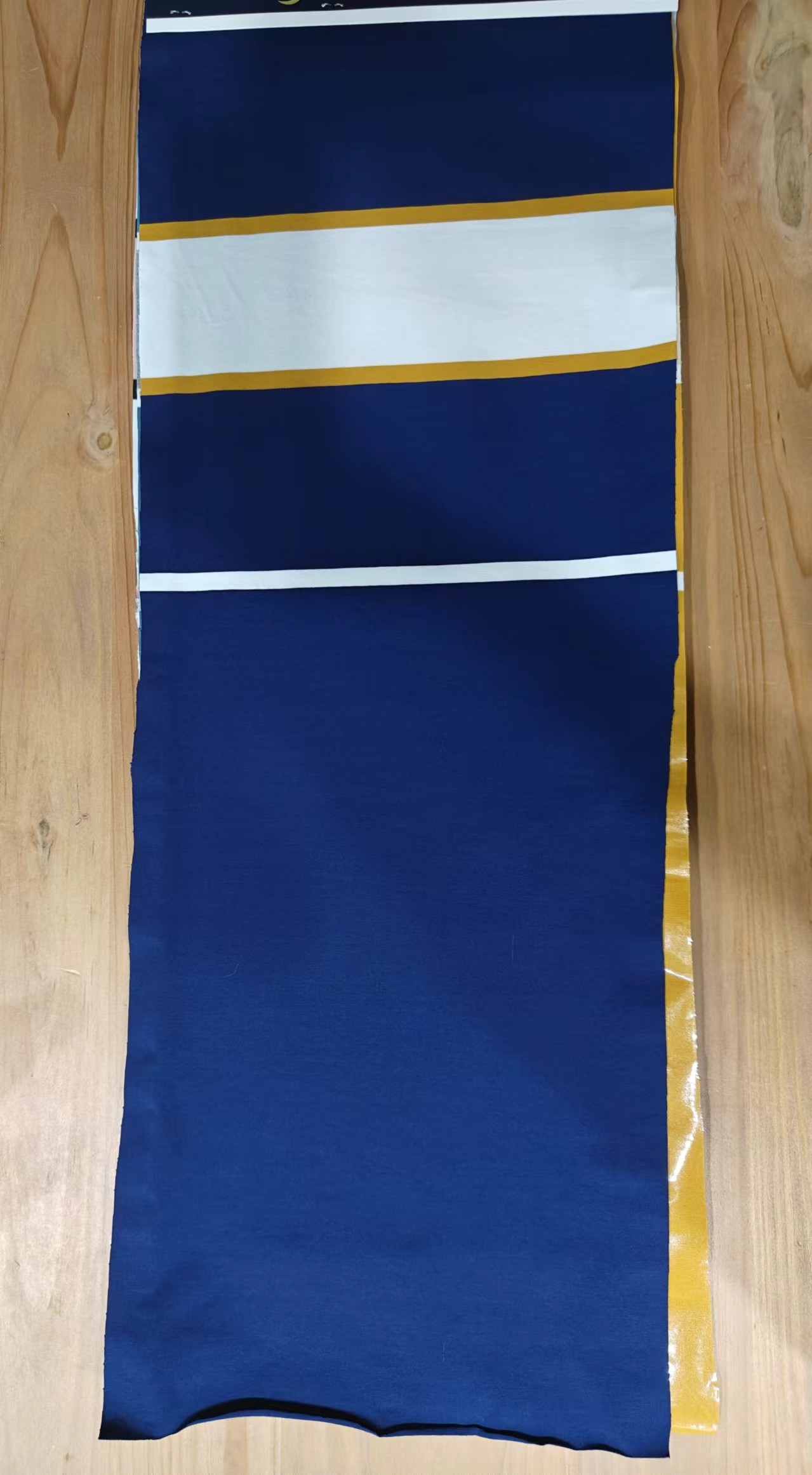 Stable Plain Weave Soft And Clear Texture Natural Striped Material Fabric For Casual Wear
