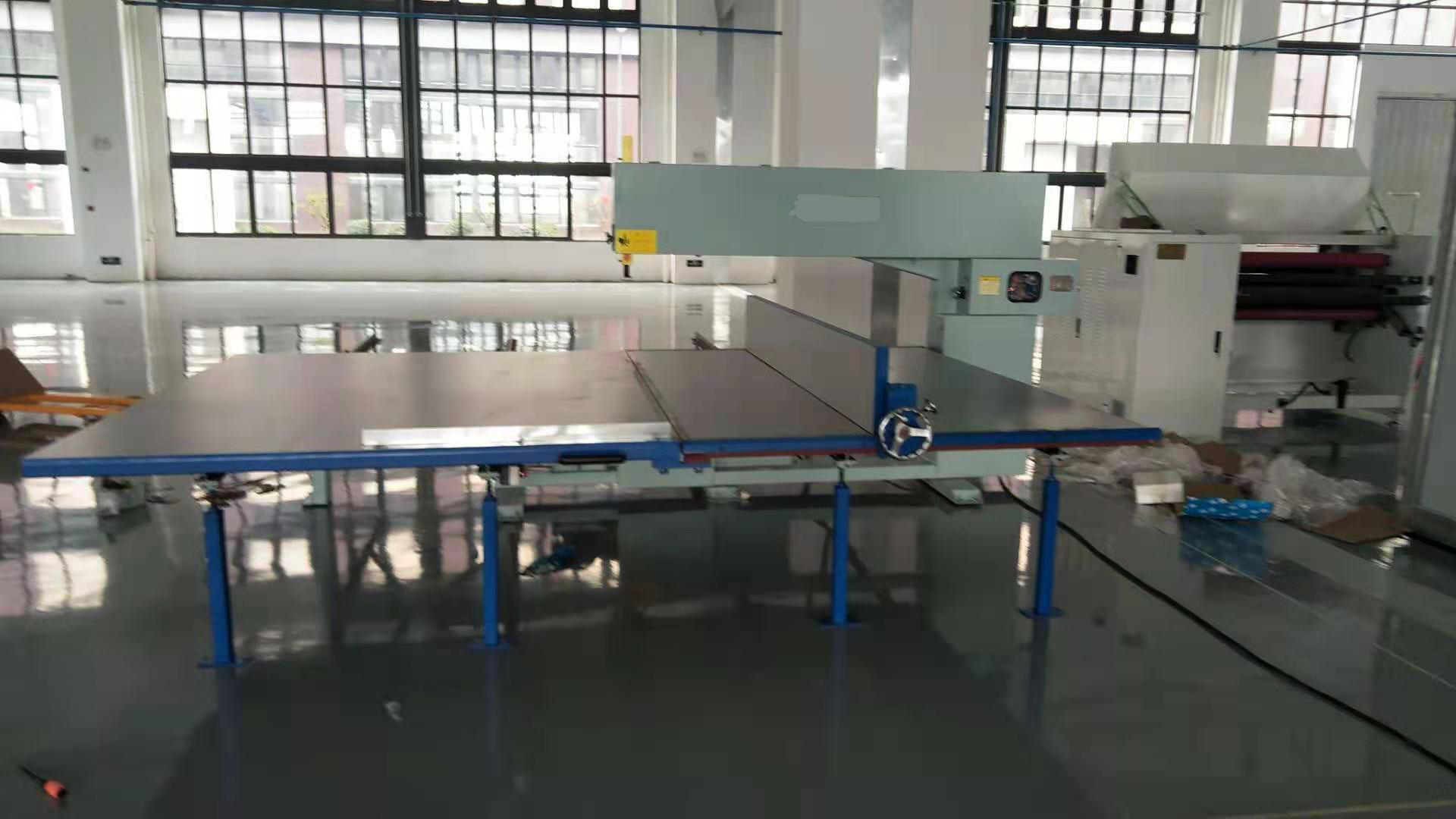 EVA Saw Cutting Machine LQ-4L Table Length 2440mm and Cutting Highness 600mm for Cuts