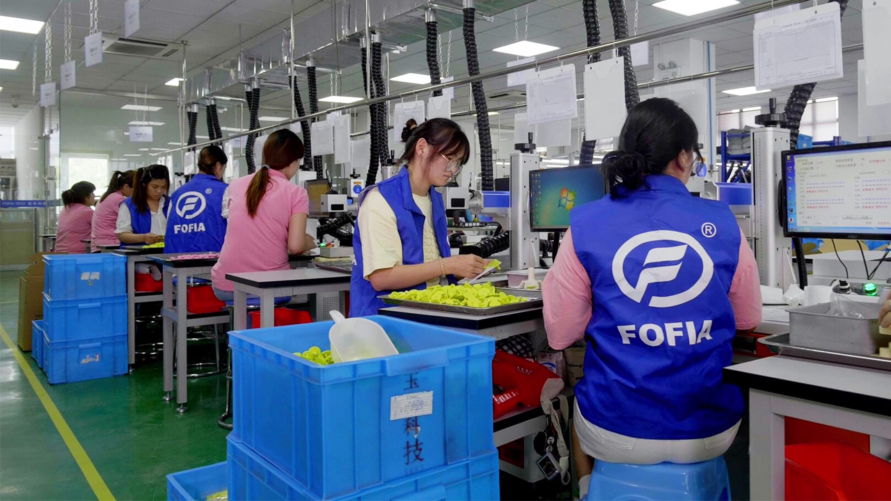 Electronic Custom Ear Tag for Cattle RFID Technology FDX-B Type Plastic & TPU Material Model ET907