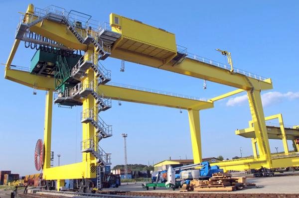 Quality 50T Movable Shipping Container Crane , RMG Rail Mounted Gantry Crane for sale