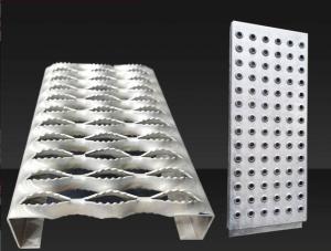 Wholesale Galvanzied Perforated Sheet Metal Mesh Panels For Safety Walkway from china suppliers