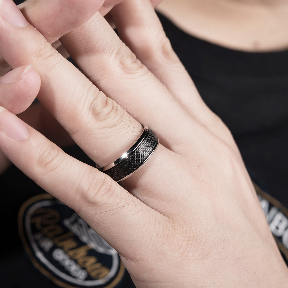 Simple High Polished Stainless Steel Ring Fashion Jewelry Rotating Chain Finger Ring