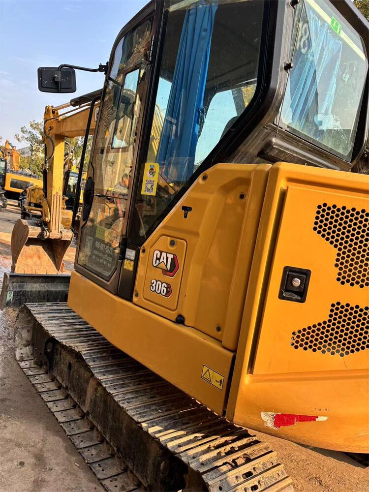 Year 2020 Mini CAT Crawler Excavator H306E 306e2 6 Ton Excavator CAT306E Made in Japan