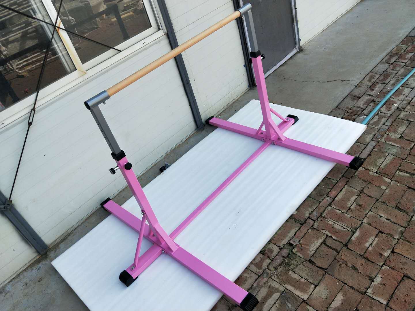 Customized Logo Availabled Ash Wood and Iron Gymnastics Kids Horizontal Bar for Home