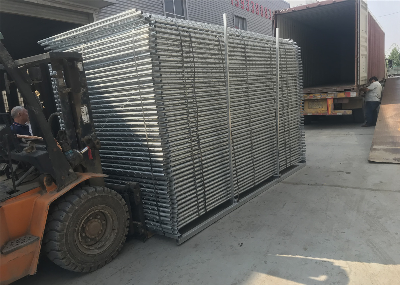 Temporary Chain Link Fencing 6'x12' OD41.2mm x 1.6mm wall thickness Mesh 57mm*57mm diameter 2.6mm