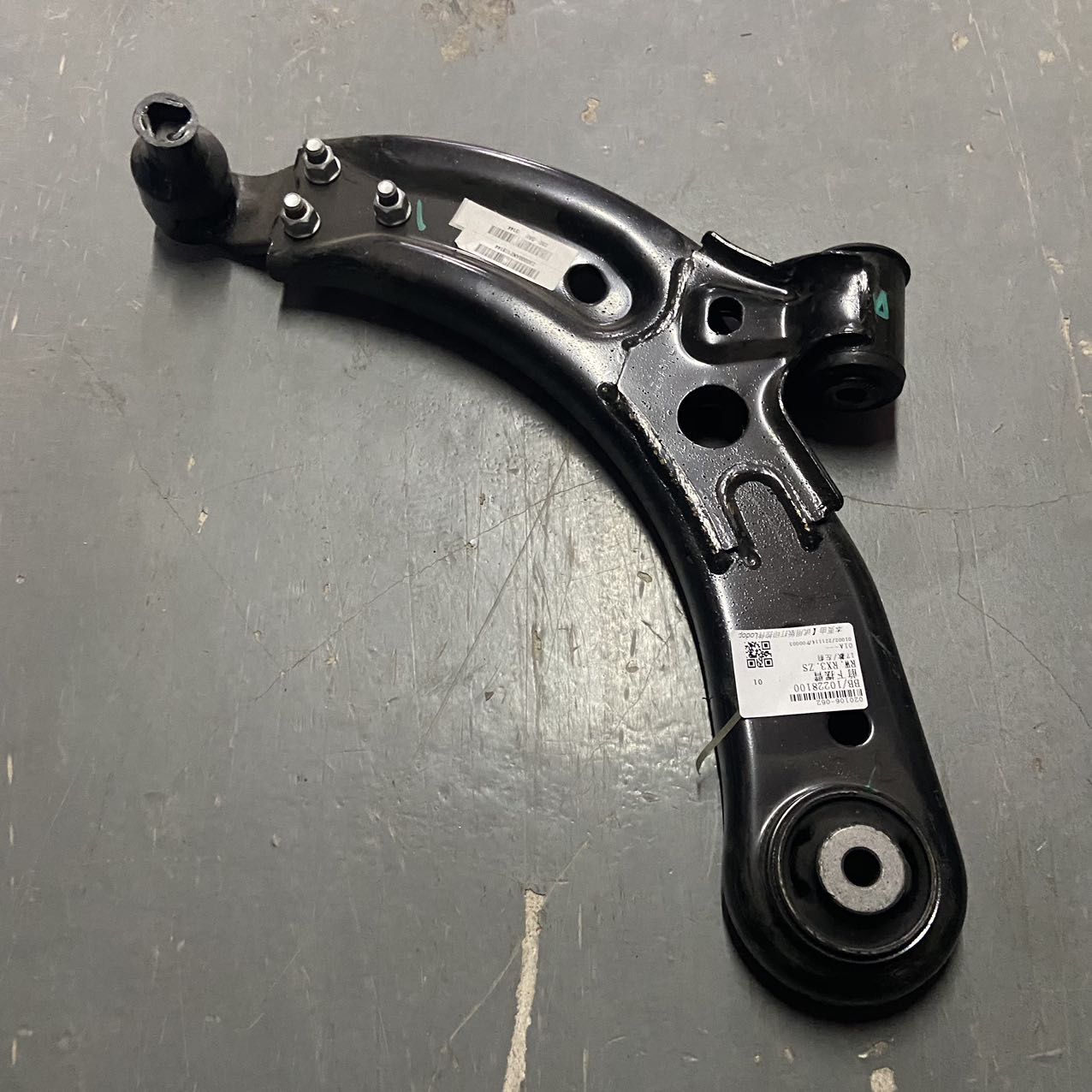 OE 10228100 10228200 Front Lower Control Arm for MG ZS Right and Left Side